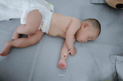 茂名宝宝多久会坐